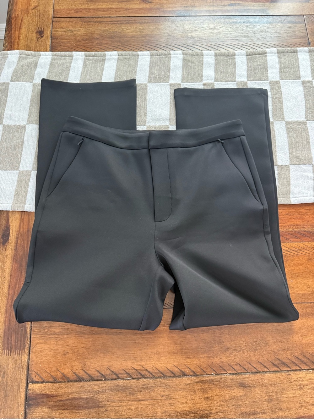 Good American Scuba Pants